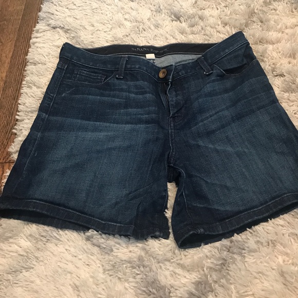 Banana Republic Jean shorts. Size 30R. - Picture 4 of 4